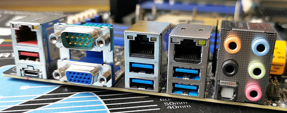 Visual Inspection - The Supermicro X11SPA-T Review: An Visual Inspection - The Supermicro X11SPA-T Review: An